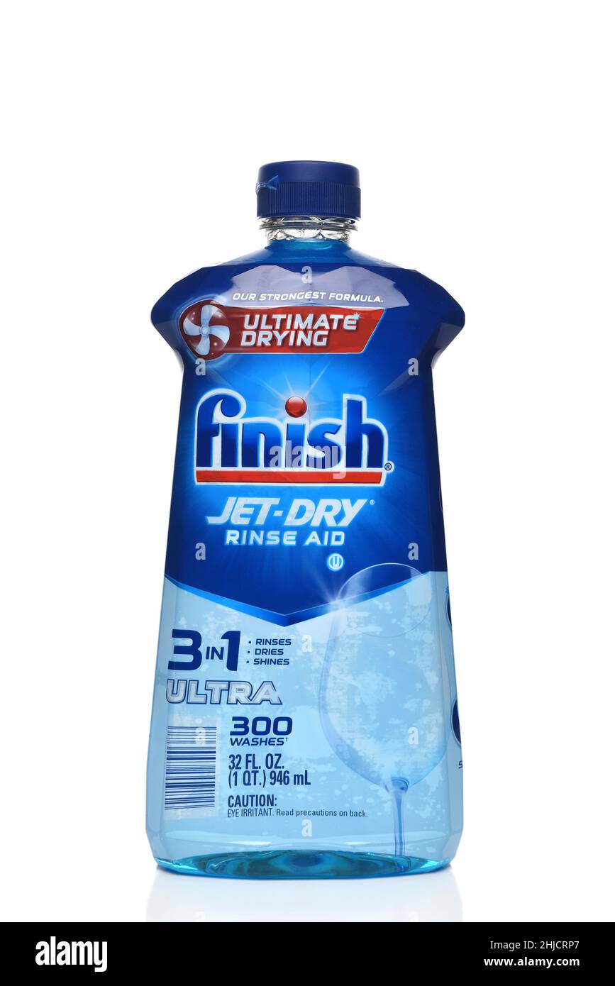 IRVINE, CALIFORNIA - 27 JAN 2022: Una bottiglia di prodotto finito Jet Dry Rinse Aid per lavastoviglie, Foto Stock