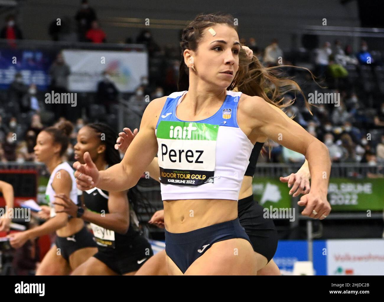 Karlsruhe, Germania. 28th Jan 2022. Atletica, meeting al coperto. Maria  Isabel Perez dalla Spagna vince nel 60m femminile. Credit: Uli  Deck/dpa/Alamy Live News Foto stock - Alamy