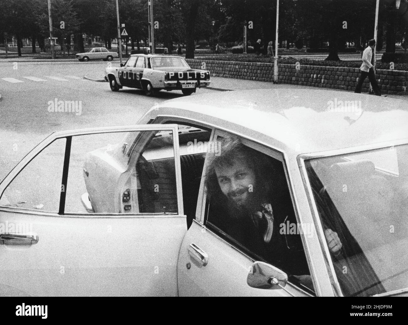 Clark Olofsson. Criminale svedese nato nel 1947. Un criminale svedese che ora vive in Belgio. Ha ricevuto condanne per tentato omicidio, assalto, rapina e narcotici e ha trascorso più della metà della sua vita in istituti di correzione in Svezia. Olofsson è stato chiamato il primo "gangster celebrità" svedese. Olofsson era presente alla rapina di Norrmalmstorg i cui eventi hanno portato alla creazione della frase 'sindrome di Stockholm' per descriverli. Foto scattata nel 1974 a Norrköping quando stava servendo una pena di prigione per la rapina di Kreditbanken a Norrmalmstorg Stoccolma, e hanno p Foto Stock