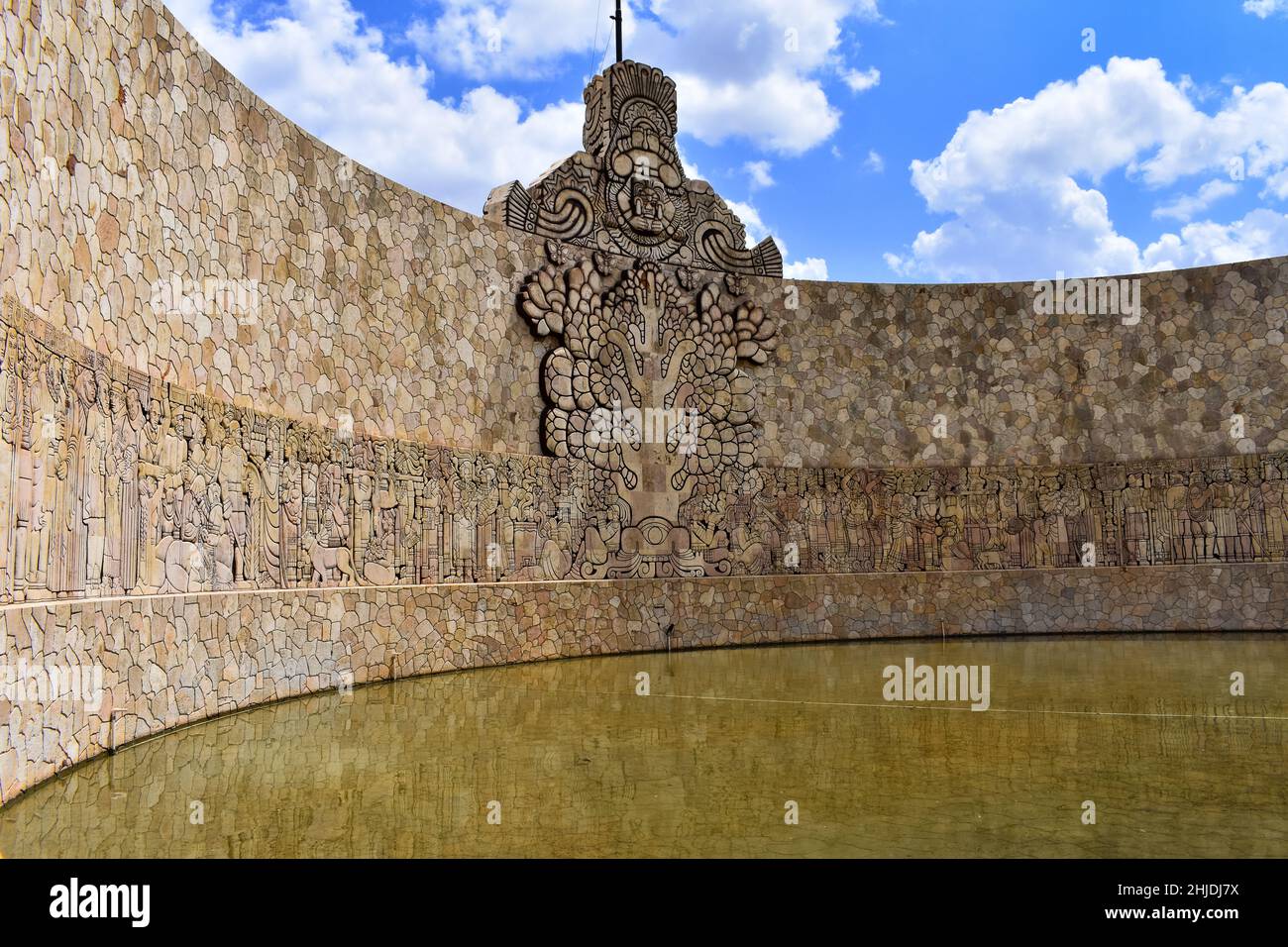 Monumento ai Maya nella città messicana di Mérida Foto Stock