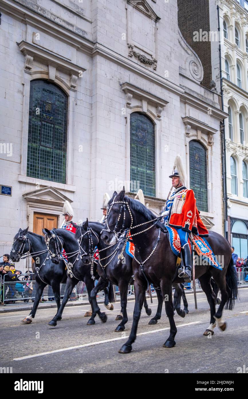 Regno Unito, Inghilterra, Londra, City of London Financial District. Cavalieri di cavalleria delle Guardie di vita - guardie ufficiali della Regina al Signore Mayors Show. Foto Stock