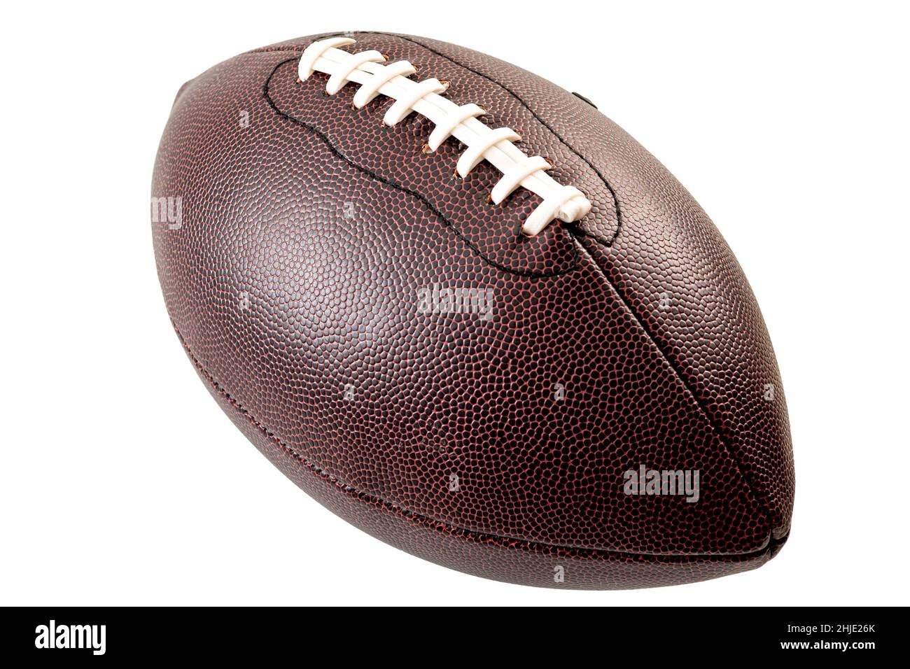 Calcio americano e concetto di sport USA con una pelle generica palla senza alcun marchio su di esso e lacci visibili isolati su bianco con un percorso di ritaglio cuso Foto Stock