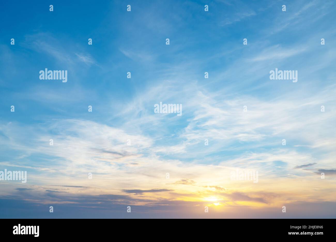 Cielo sfondo al tramonto. Natura composizione astratta Foto Stock