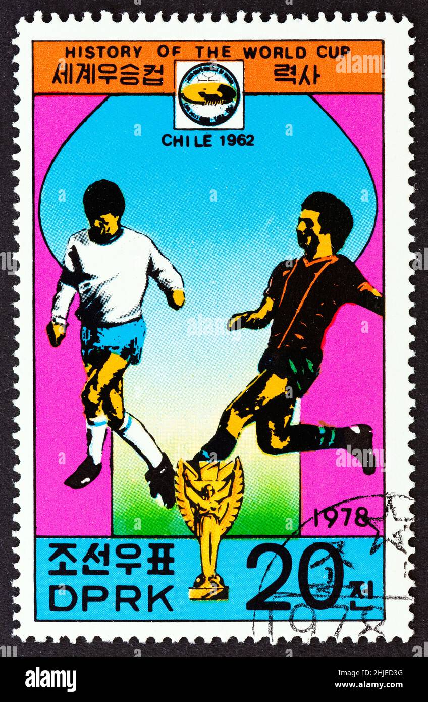 COREA DEL NORD - CIRCA 1978: Un francobollo stampato in Corea del Nord dal numero 'Storia della Coppa del mondo' mostra Cile, 1962, circa 1978. Foto Stock