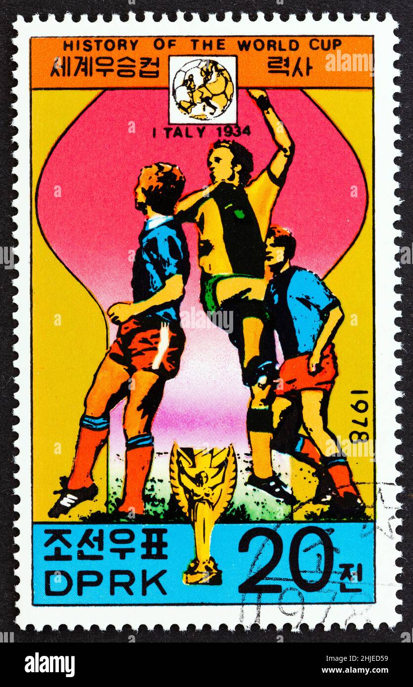 COREA DEL NORD - CIRCA 1978: Un francobollo stampato in Corea del Nord dal numero 'Storia della Coppa del mondo' mostra l'Italia, 1934, circa 1978. Foto Stock