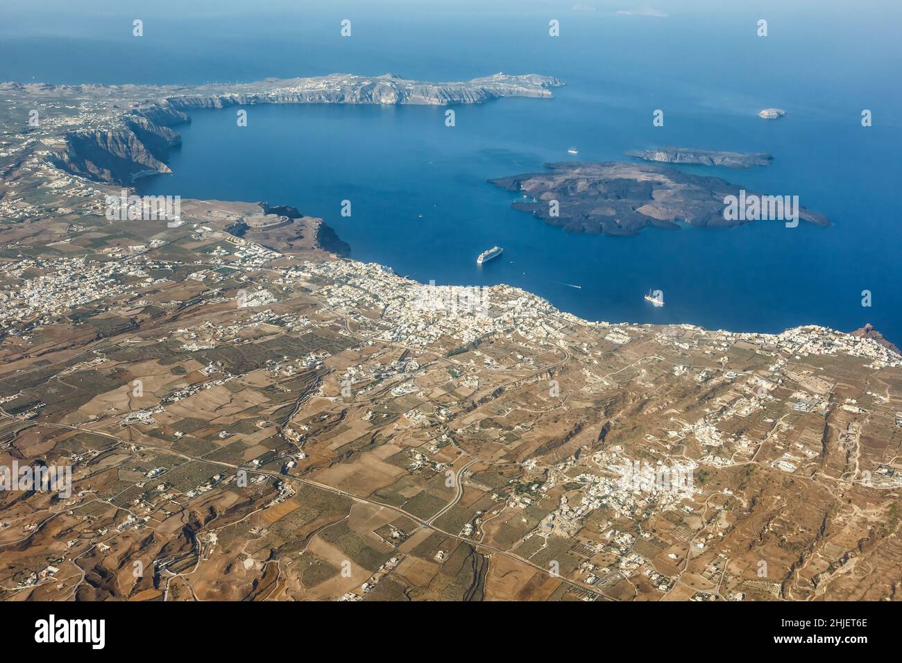 Isola di Santorini vacanze in Grecia viaggio Viaggiare Fira Thera città Mediterraneo mare aereo foto vedere Santorini nave Foto Stock