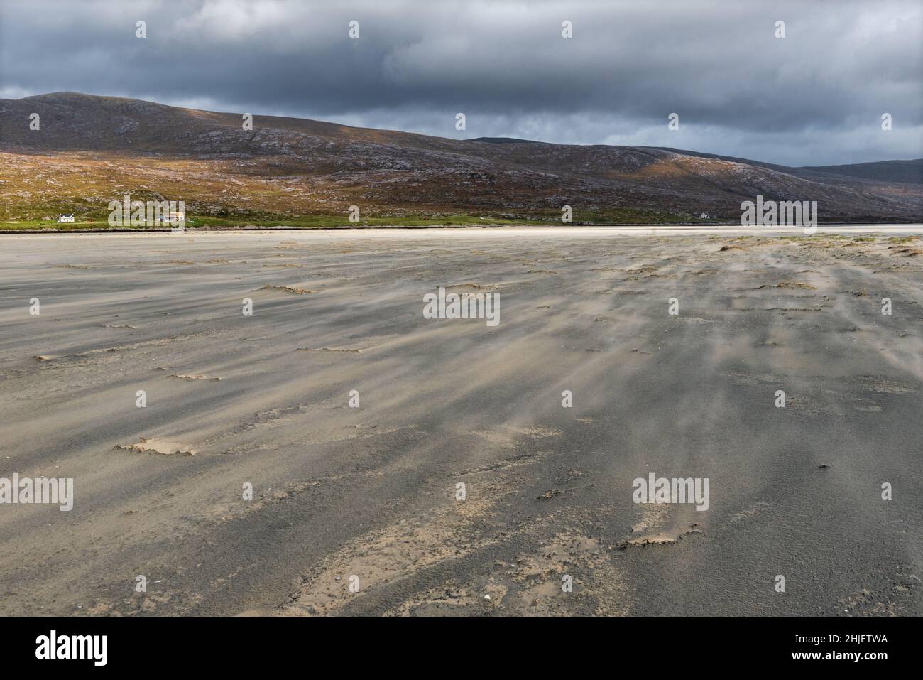 Una giornata ventosa sulla spiaggia di Luskenthire sull'isola Ebridea esterna di Harris Foto Stock