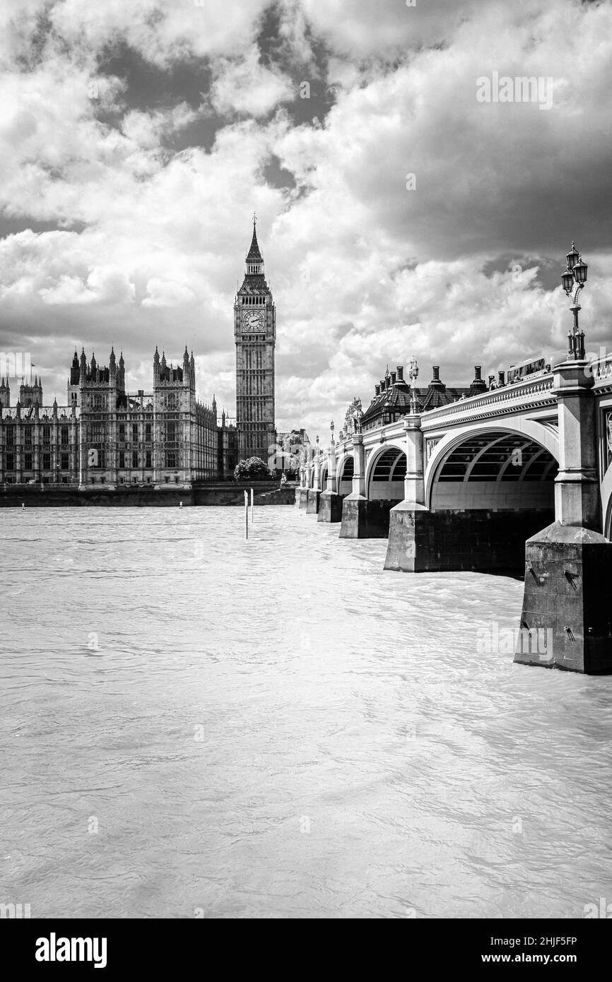 Case del parlamento e Westminster Bridge Foto Stock
