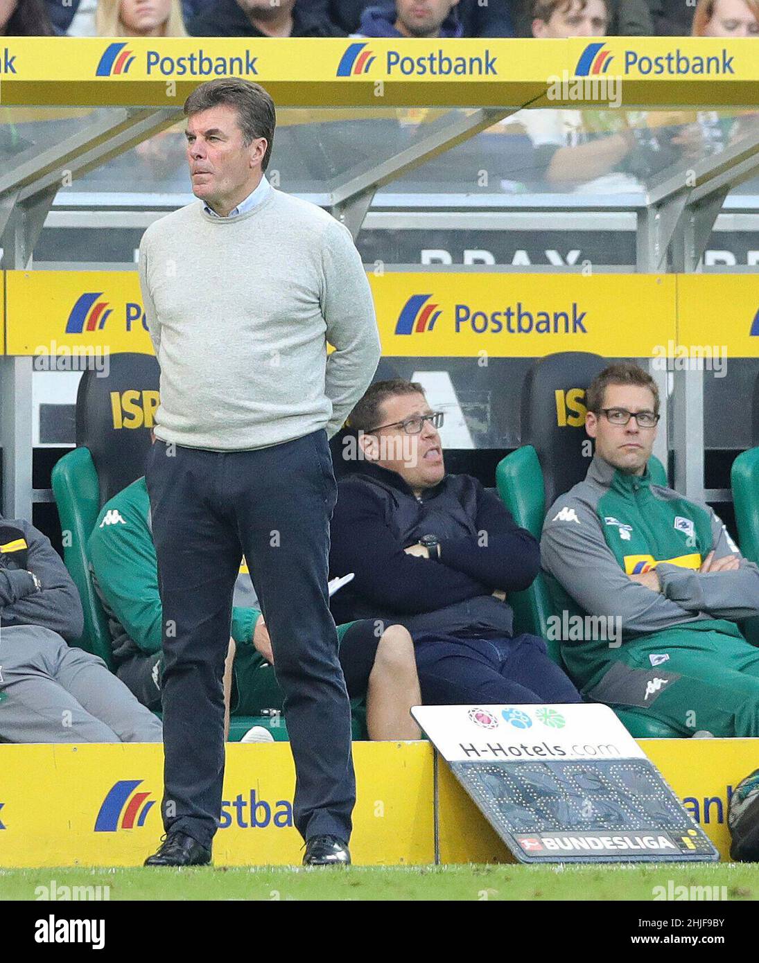Primo: 21.10.2017, Fuvuball, 1.Bundesliga, stagione 2017/2018, Gladbach, Borussia Monaco Gladbach - Bayer 04 delusione Gladbach, allenatore Dieter HECKING e manager Max EBERL Foto Stock