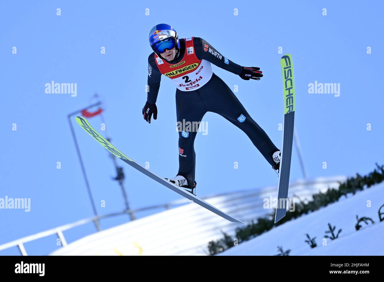 Vinzenz GEIGER (GER), azione, salto, salto, gara individuale Gundersen NH/10 km, FIS World Cup Nordic combinato a Seefeld/Tirolo il 29th gennaio 2022 Foto Stock