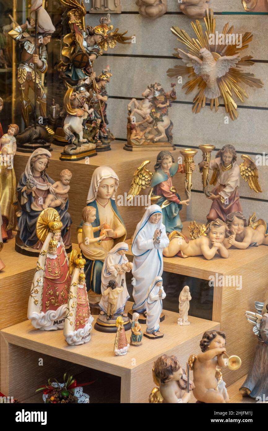 Negozio di souvenir religiosi a Stephansplatz a Vienna, Austria Foto Stock