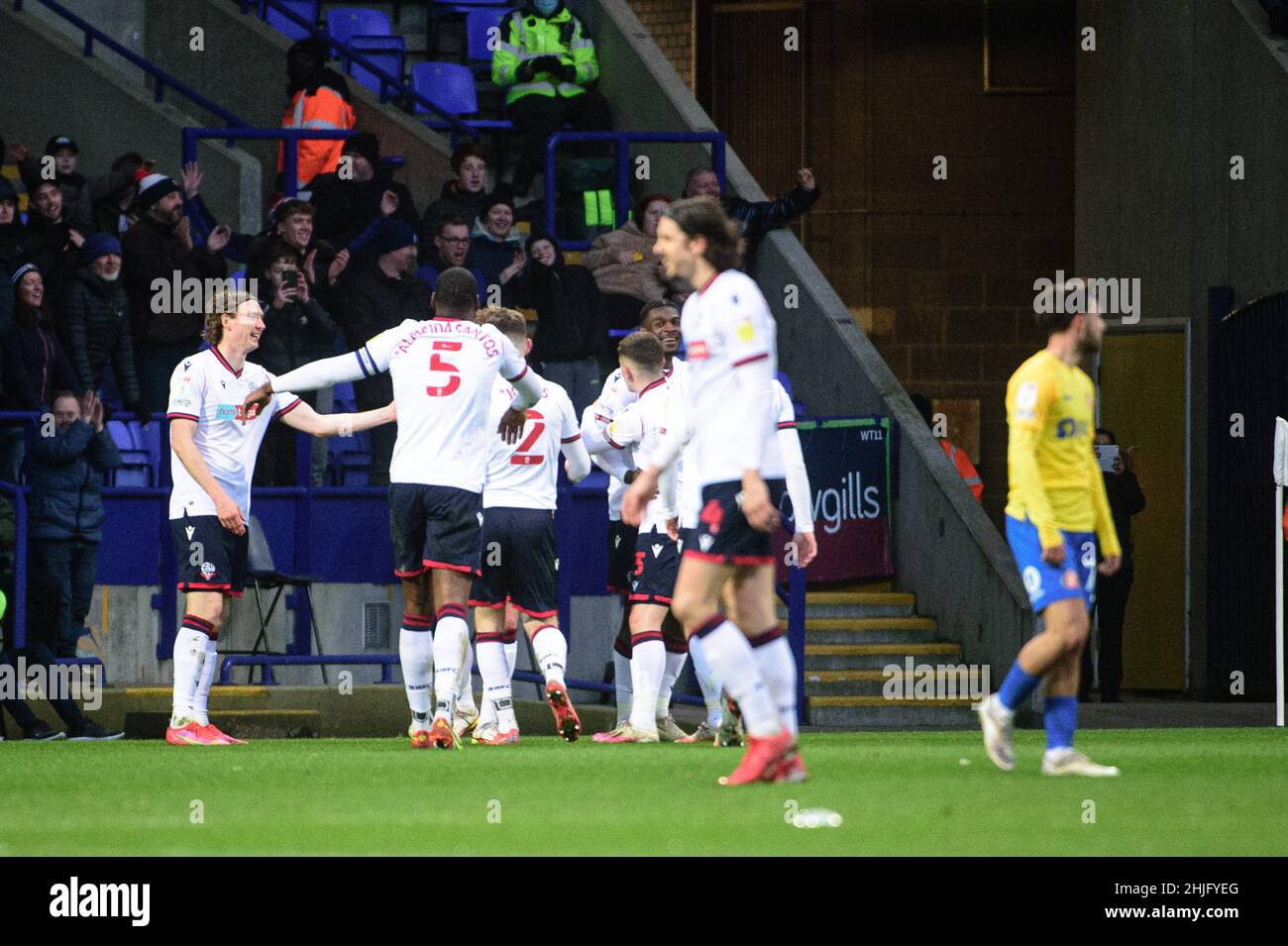 BOLTON, REGNO UNITO. GENNAIO 29th i giocatori di Bolton festeggiano il loro quinto gol durante la partita della Sky Bet League 1 tra Bolton Wanderers e Sunderland al Reebok Stadium di Bolton sabato 29th gennaio 2022. (Credit: Ian Charles | MI News) Credit: MI News & Sport /Alamy Live News Foto Stock