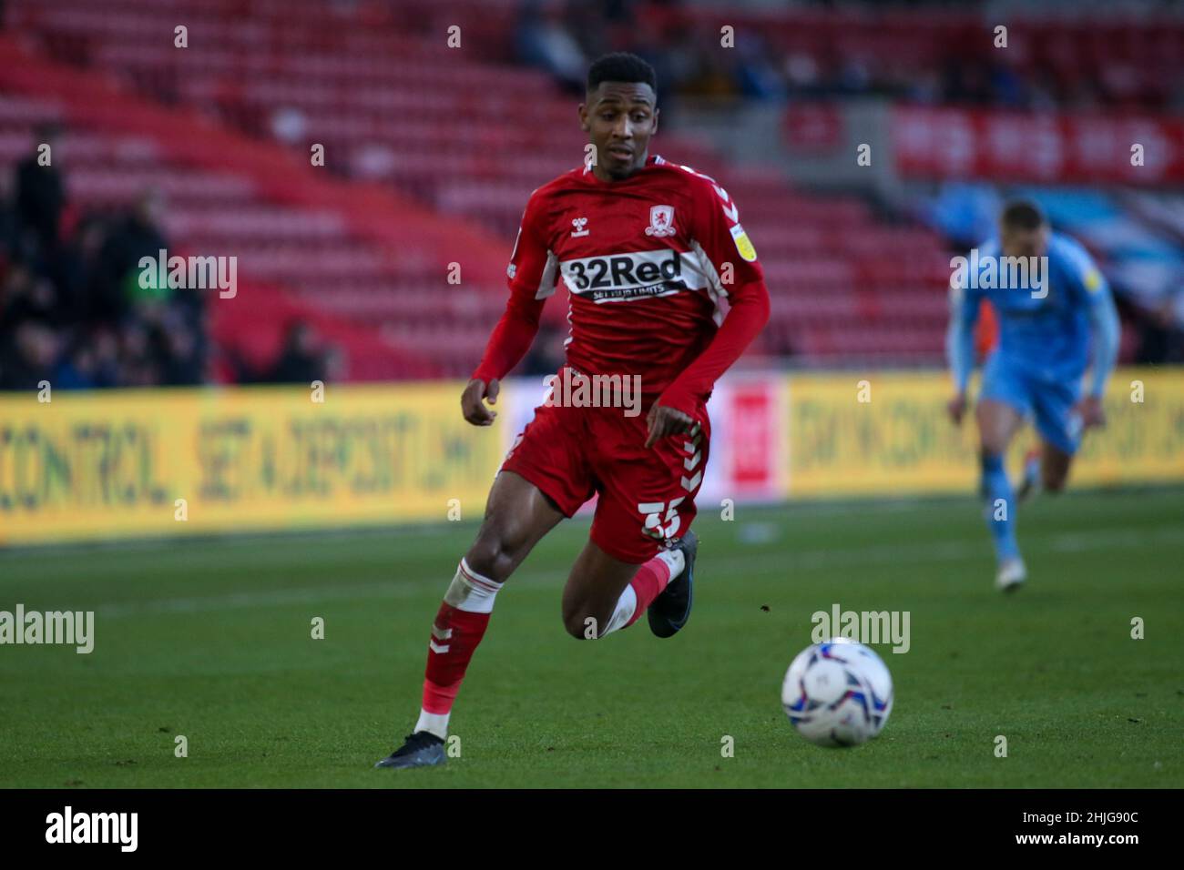 MIDDLESBROUGH, REGNO UNITO. GENNAIO 29th Middlesbrough's Isaiah Jones durante la partita del campionato Sky Bet tra Middlesbrough e Coventry City al Riverside Stadium, Middlesbrough sabato 29th gennaio 2022. (Credit: Michael driver | MI News ) Credit: MI News & Sport /Alamy Live News Foto Stock
