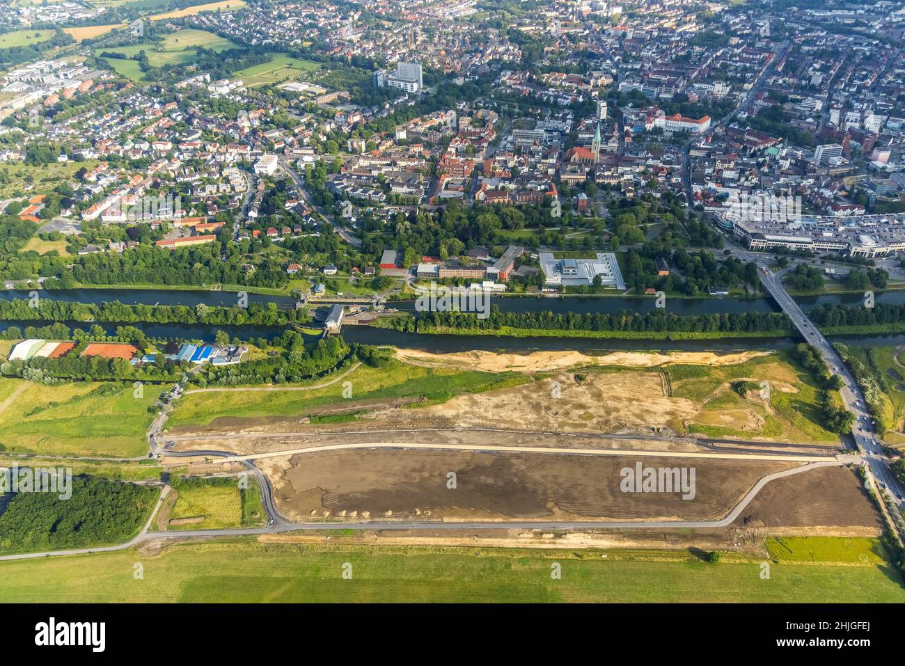 Vista aerea, vista sul centro della città, cantiere per la diga di protezione a Jupp-Eickhoff-Weg, centro di sport acquatici, Lippestrand, Heessen, Hamm, Area della Ruhr, Foto Stock