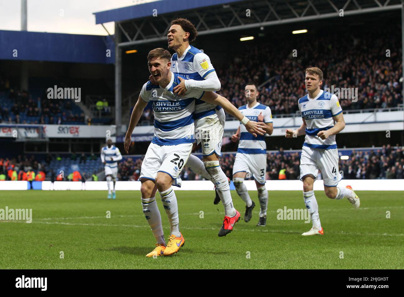 Londra, Regno Unito. 29th Jan 2022. Jimmy Dunne del QPR segna il 4-0 e festeggia durante la partita EFL Sky Bet Championship tra Queens Park Rangers e Reading al Kiyan Prince Foundation Stadium, Londra, Inghilterra, il 29 gennaio 2022. Foto di Ken Sparks. Solo per uso editoriale, licenza richiesta per uso commerciale. Nessun utilizzo nelle scommesse, nei giochi o nelle pubblicazioni di un singolo club/campionato/giocatore. Credit: UK Sports Pics Ltd/Alamy Live News Foto Stock