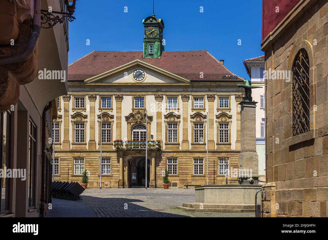 Nuovo Municipio del 18th secolo presso la Piazza del Municipio, Esslingen am Neckar, Baden-Württemberg, Germania, maggio 28, 2017. Foto Stock