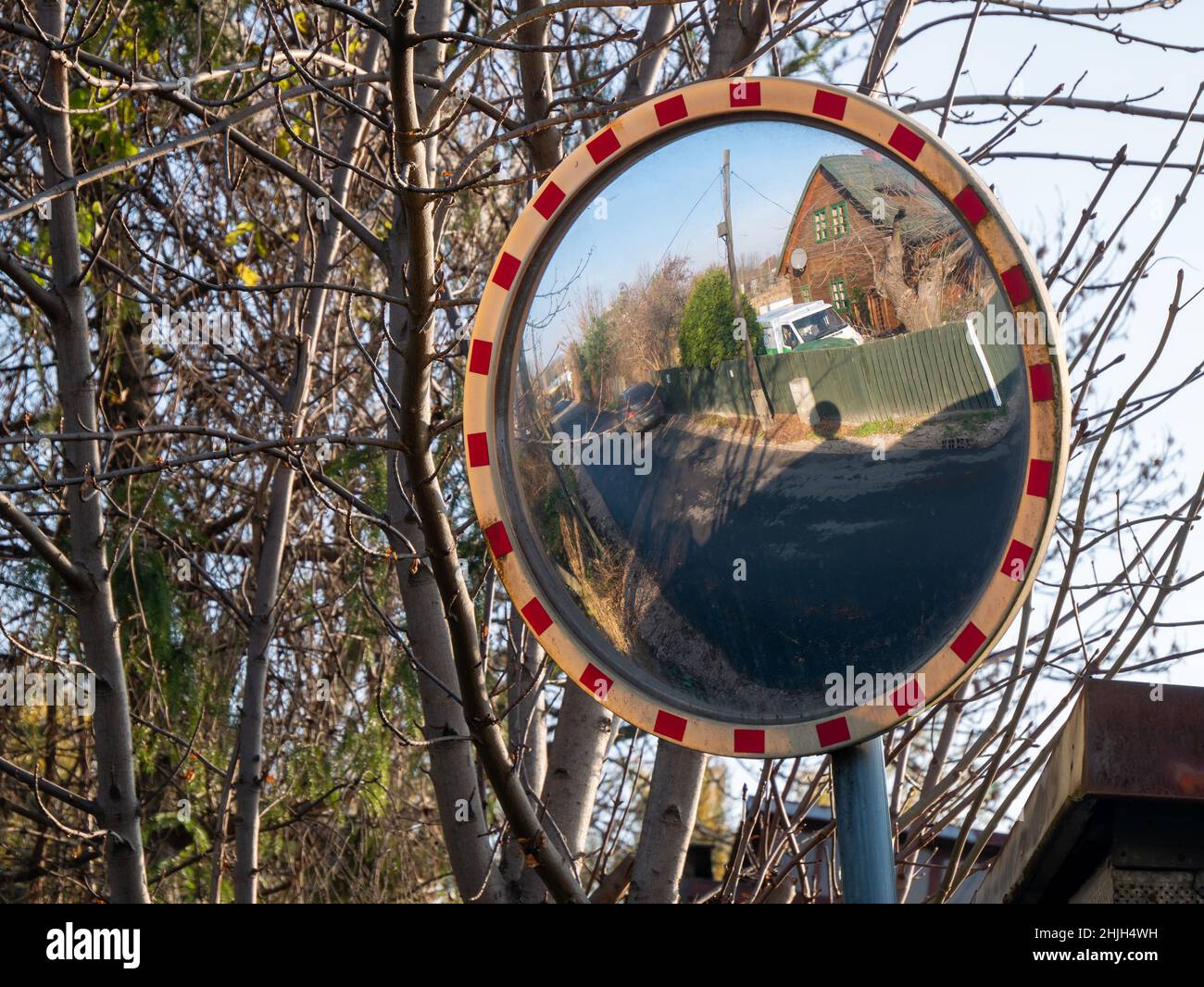 Specchio ad angolo rotondo. Specchio per facilitare il trasporto. Foto Stock