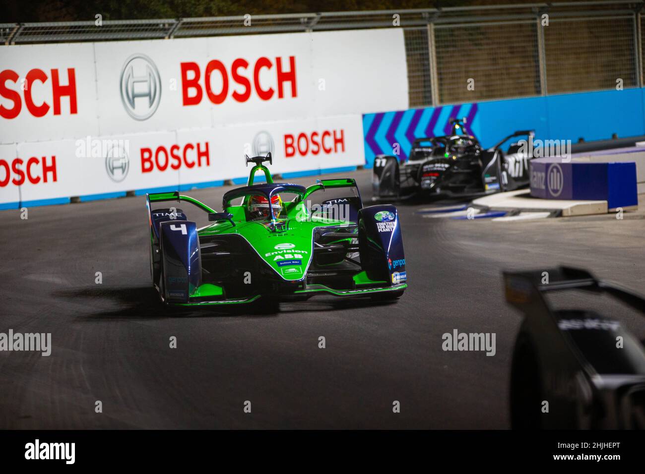 (220130) -- RIYADH, 30 gennaio 2022 (Xinhua) -- Robin Frijns dell'Envision Racing compete nel secondo round del Campionato del mondo ABB Formula-e DIRIYAH e-Prix, Riyadh, Arabia Saudita, 29 gennaio 2022. (Ministero dei Media Saudita via Xinhua) Foto Stock