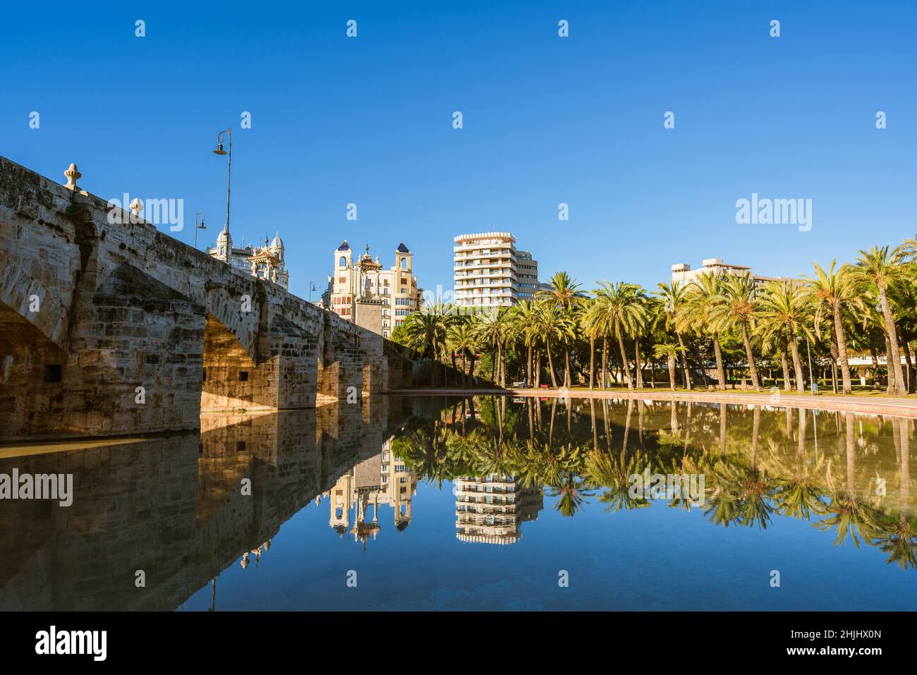 Puente del Mar Ponte storico nella città di Valencia, Spagna costruito nel 16th secolo per attraversare il fiume Turia Foto Stock