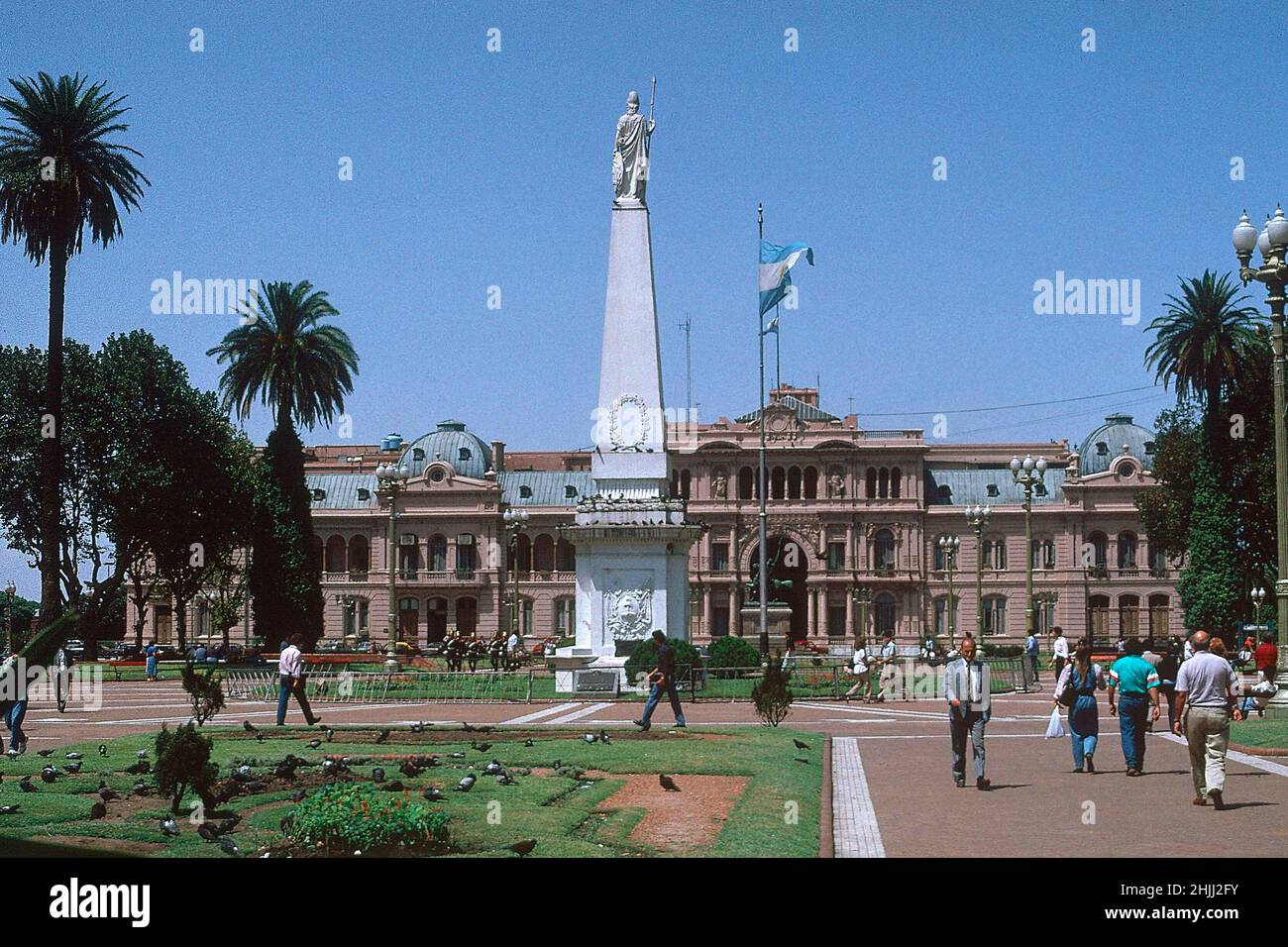 MONUMENTO A COLON EN LA PLAZA DE MAYO CON EL PALACIO ROSADO AL FONDO - 1921. Autore: ARNALDO ZOCCHI. Ubicazione: ESTERNO. BUENOS AIRES. CRISTOBAL COLON 1451/1506 / CRISTOBAL COLON. Foto Stock
