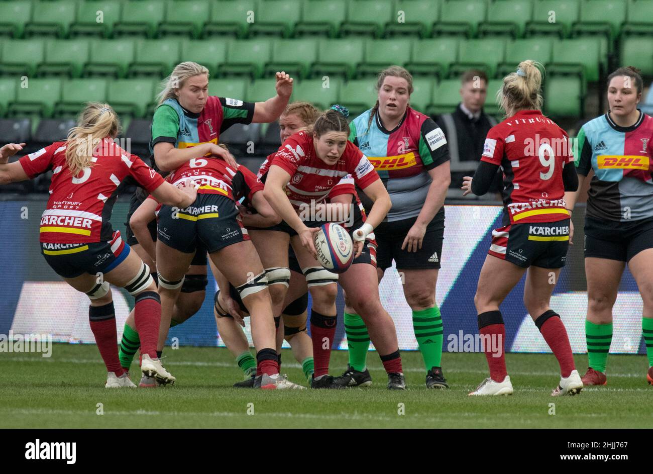 TWICKENHAM - INGHILTERRA 29 JAN 22: Gwen Crabbb (7 Gloucester) in azione durante Allianz Premier 15s Match tra Harlequins Women e Gloucester-Hartpury Foto Stock