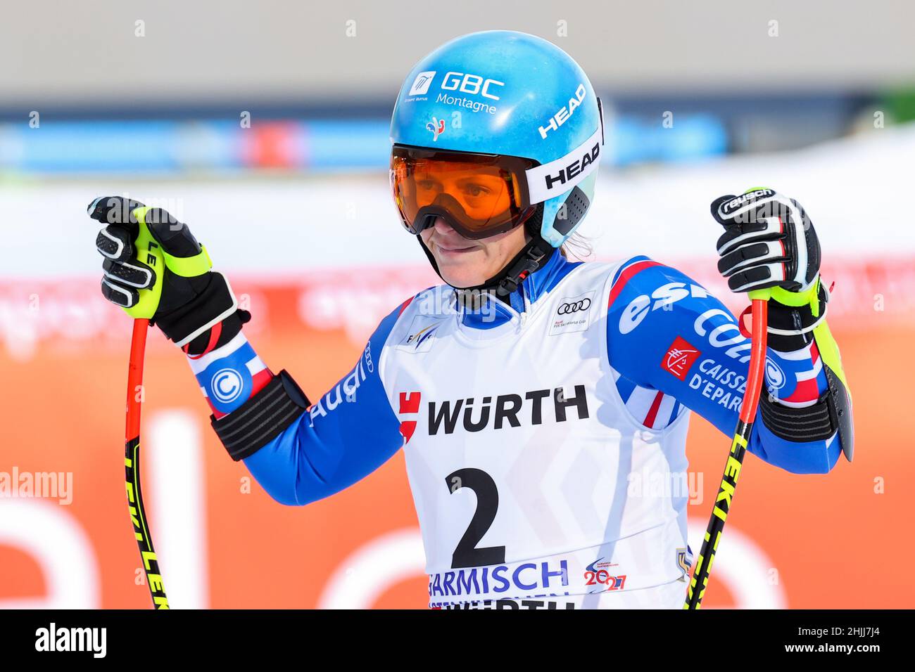 Garmisch Partenkirchen, Germania. 30th Jan 2022. Sci alpino: Coppa del mondo, Super G, donne. Laura Gauche dalla Francia è al traguardo. Credit: Karl-Josef Hildenbrand/dpa/Alamy Live News Foto Stock