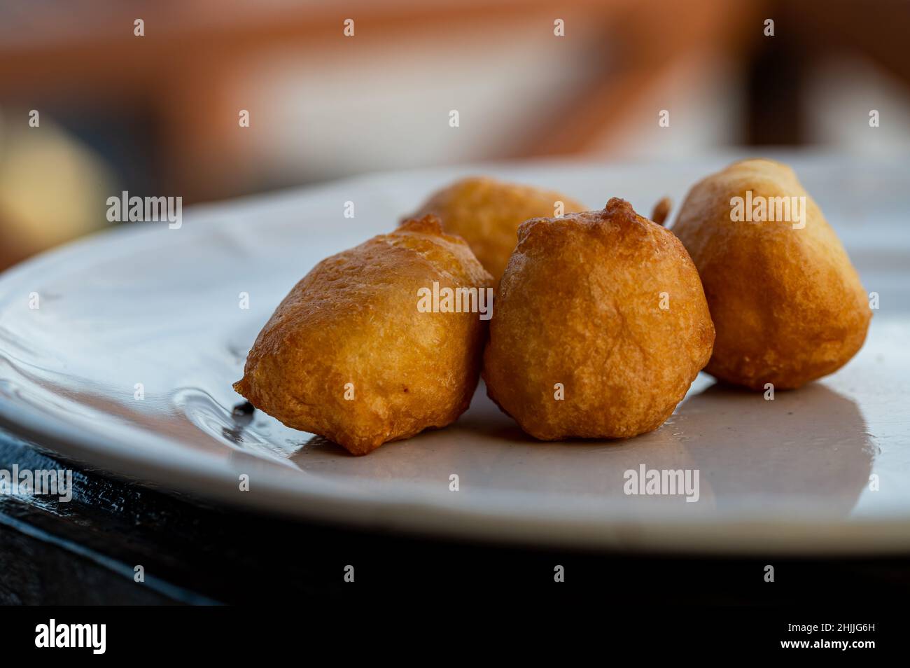 Spuntino pomeridiano con spuntino dell'isola locale Foto Stock