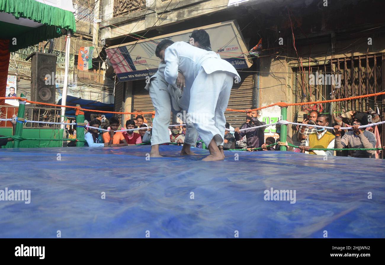 Kolkata, Bengala Occidentale, India. 30th Jan 2022. Nella memoria di Mahatma Gandhi è stato organizzato un campionato di wrestling maschile e femminile e 4th state Belt Wrestling. (Credit Image: © Rahul Sadhukhan/Pacific Press via ZUMA Press Wire) Foto Stock