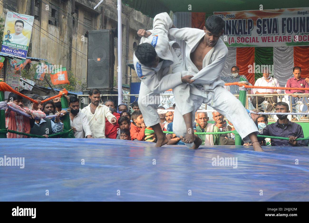 Kolkata, Bengala Occidentale, India. 30th Jan 2022. Nella memoria di Mahatma Gandhi è stato organizzato un campionato di wrestling maschile e femminile e 4th state Belt Wrestling. (Credit Image: © Rahul Sadhukhan/Pacific Press via ZUMA Press Wire) Foto Stock