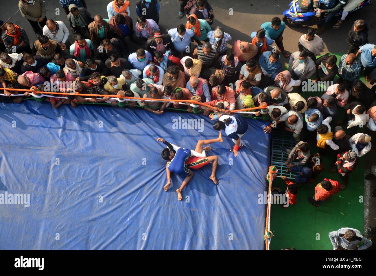 Kolkata, Bengala Occidentale, India. 30th Jan 2022. Nella memoria di Mahatma Gandhi è stato organizzato un campionato di wrestling maschile e femminile e 4th state Belt Wrestling. (Credit Image: © Rahul Sadhukhan/Pacific Press via ZUMA Press Wire) Foto Stock