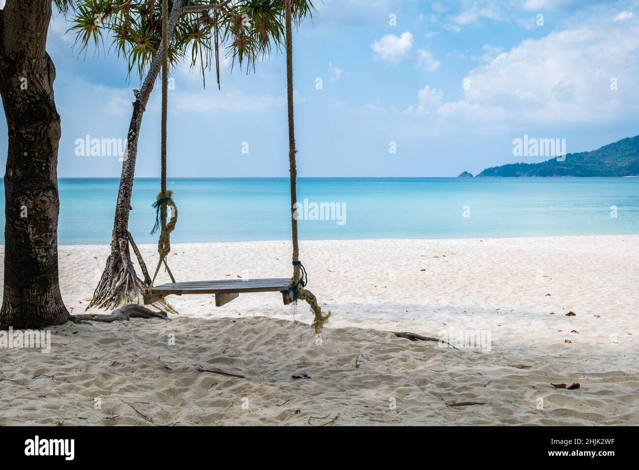 Patong Beach sull'isola di Phuket, la spiaggia più popolare nella città turistica dell'isola di Phuket, in Thailandia. Patong Beach paesaggio per le vacanze, viaggi Foto Stock