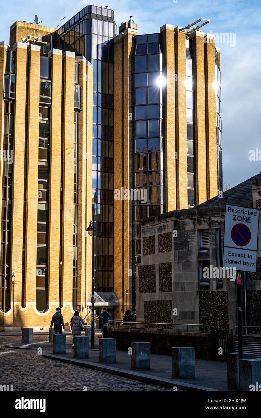 London England UK, 29 gennaio 2022, Montague Place Southwark London Bridge Modern Residential Apartment Building Foto Stock