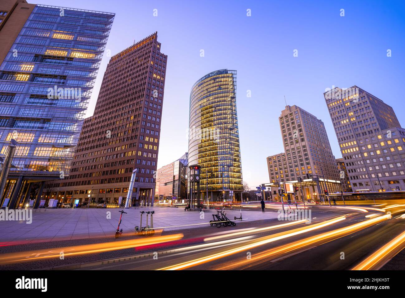 vista panoramica sul potsdamer platz di notte, berlino Foto Stock