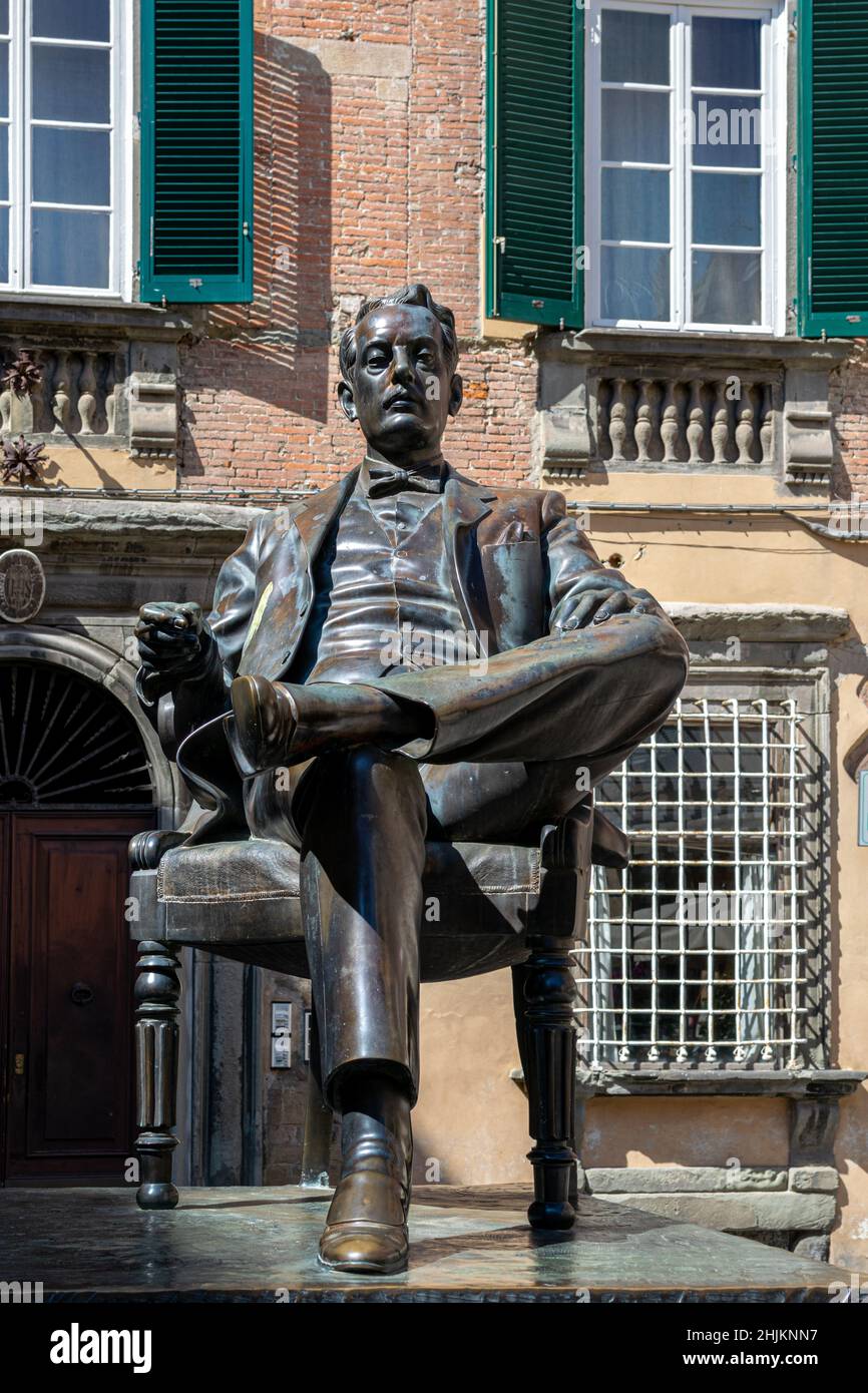 Statua di Puccini in Piazza Cittadella, Lucca, Italia Foto Stock