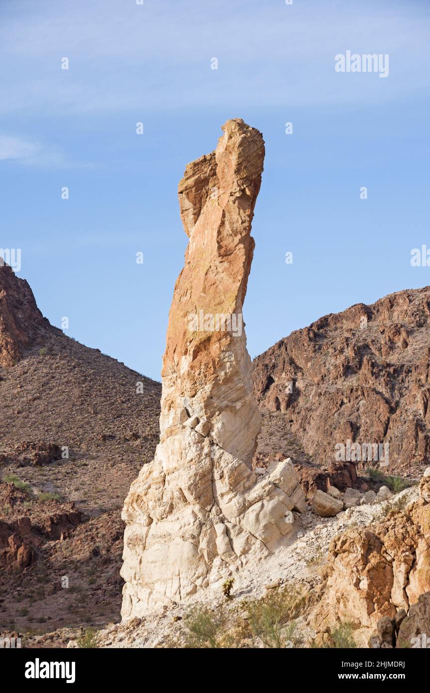 Guglia rocciosa nella Warm Springs Wilderness nell'Arizona occidentale Foto Stock