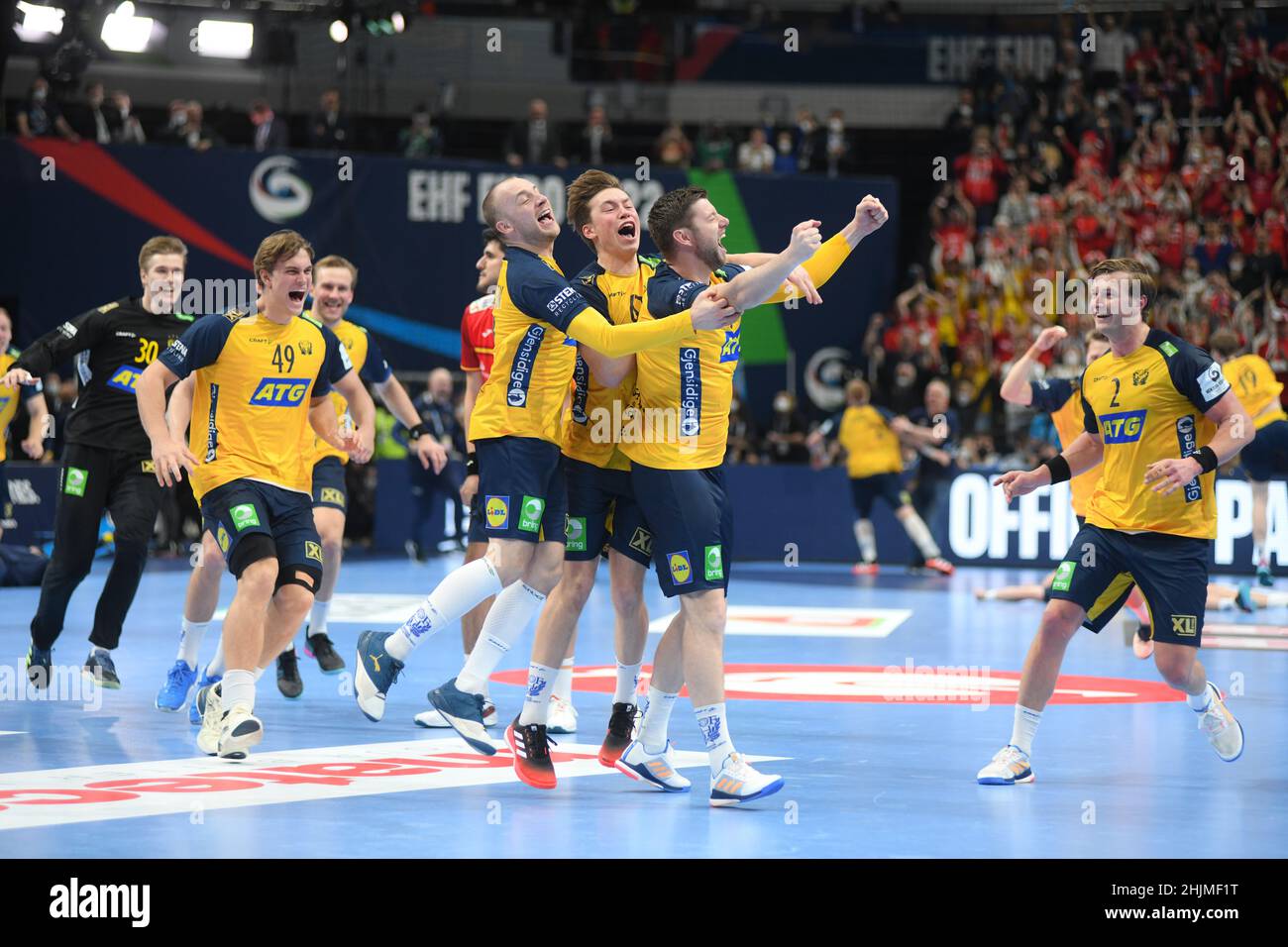 EHF Euro 2022. Finale: La nazionale svedese celebra la medaglia d'oro Foto Stock