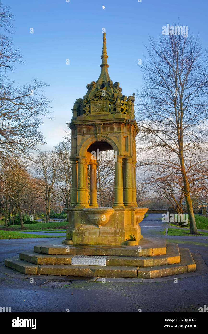 Regno Unito, West Yorkshire, Huddersfield, Greenhead Park, Jubilee Fountain Foto Stock