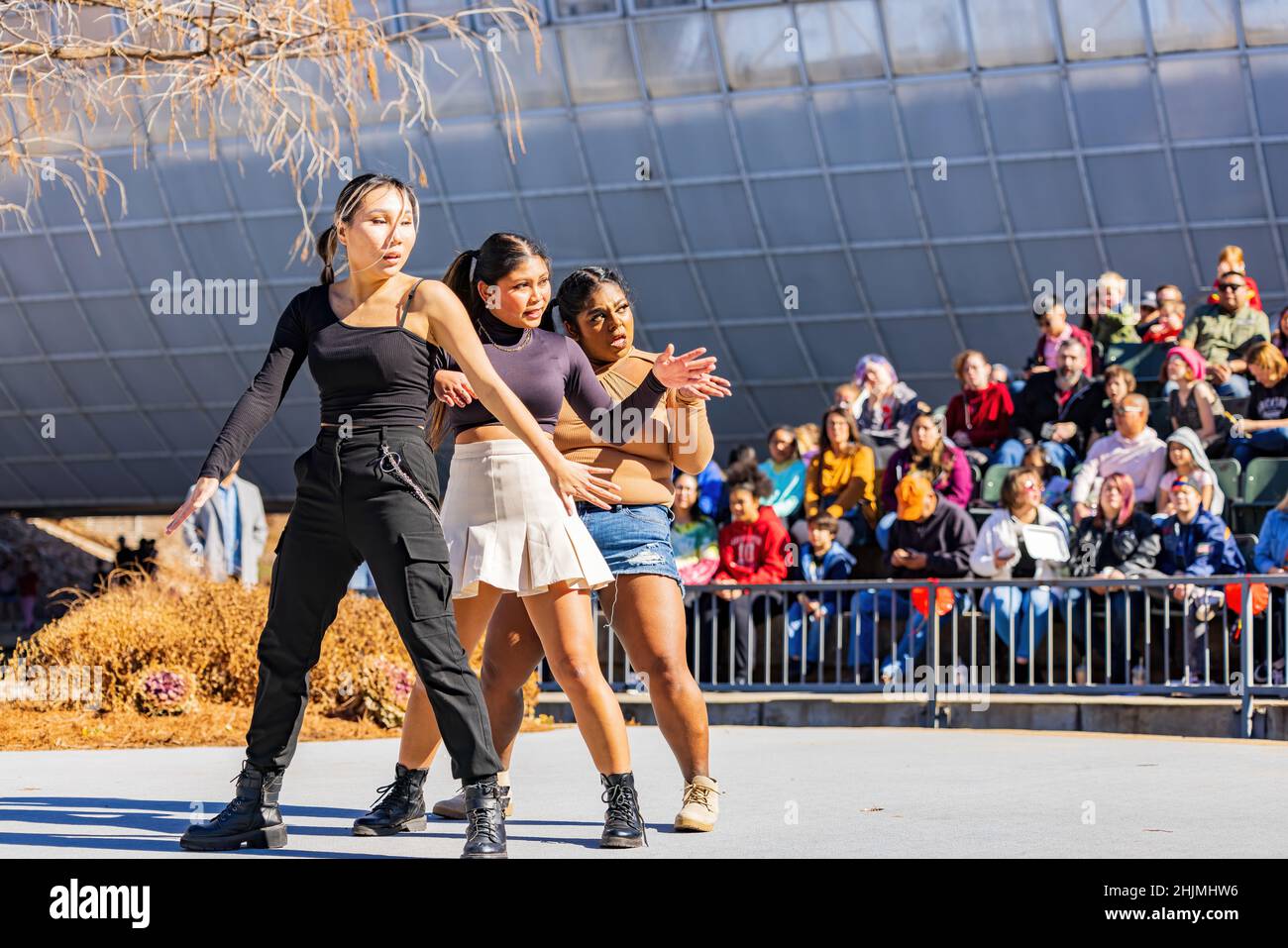 Oklahoma, JAN 29 2022 - Sunny view of the K-POP girl group performance in Lunar New Year Festival Foto Stock