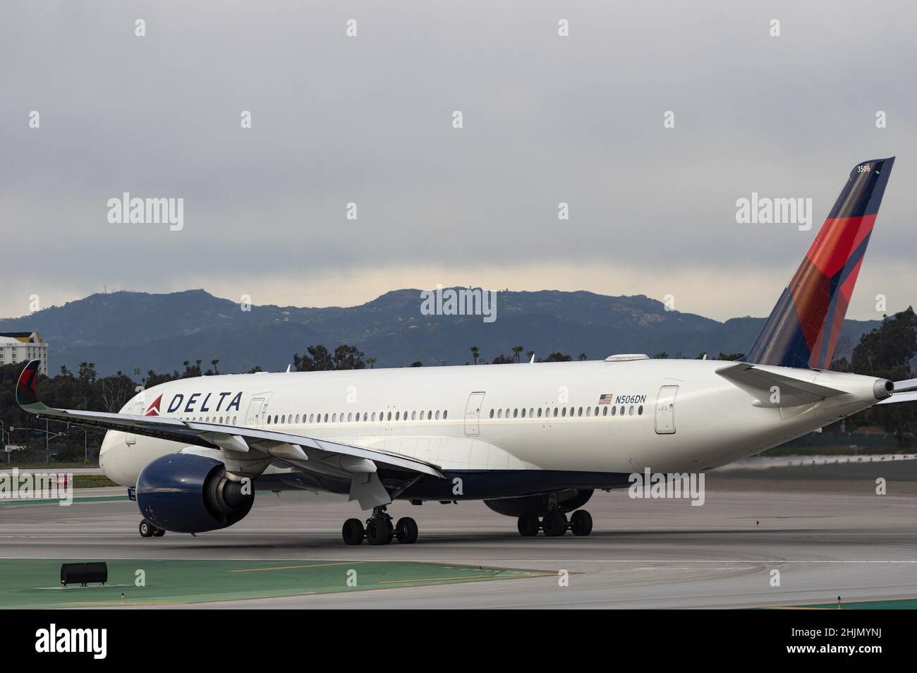 Delta Air Lines Airbus A350-941 con registrazione N506DN mostrato in partenza da LAX, Aeroporto Internazionale di Los Angeles. Foto Stock