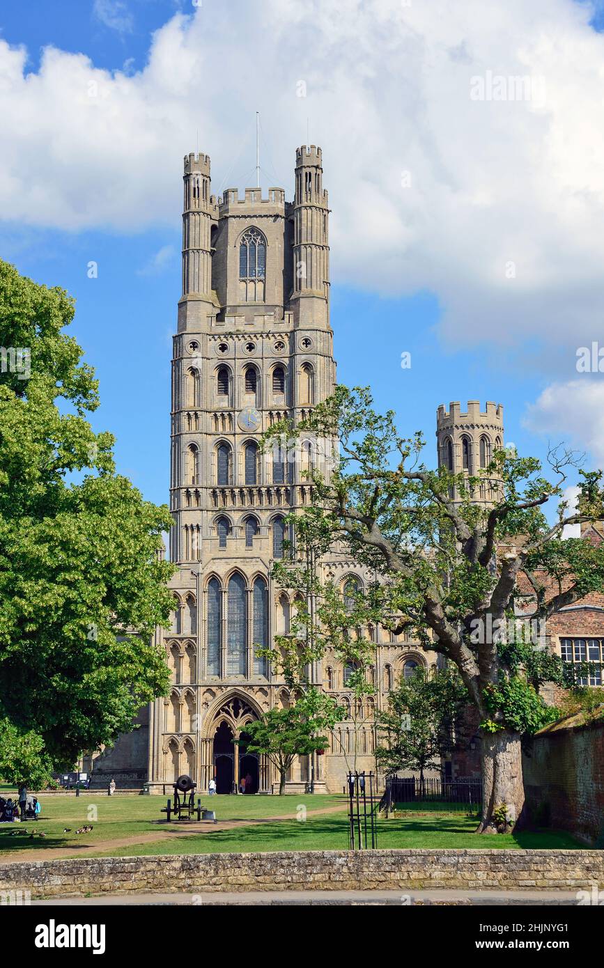 La West Tower, Cattedrale di Ely, Ely, Cambridgeshire, England, Regno Unito Foto Stock