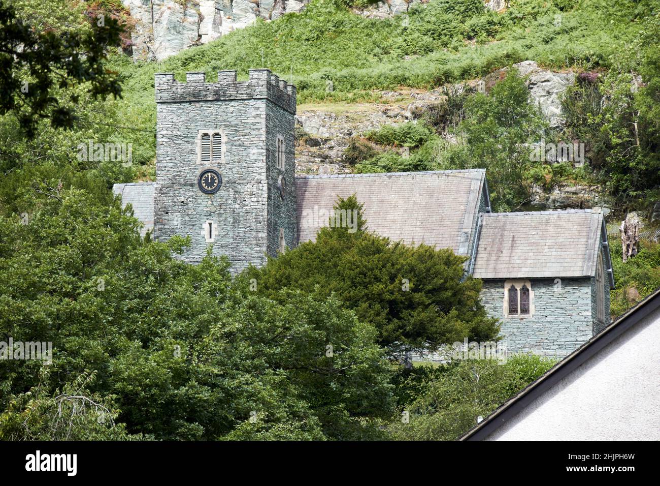 grande langdale chiesa santa trinity cappella style langdale valle, lake district, cumbria, inghilterra, regno unito Foto Stock