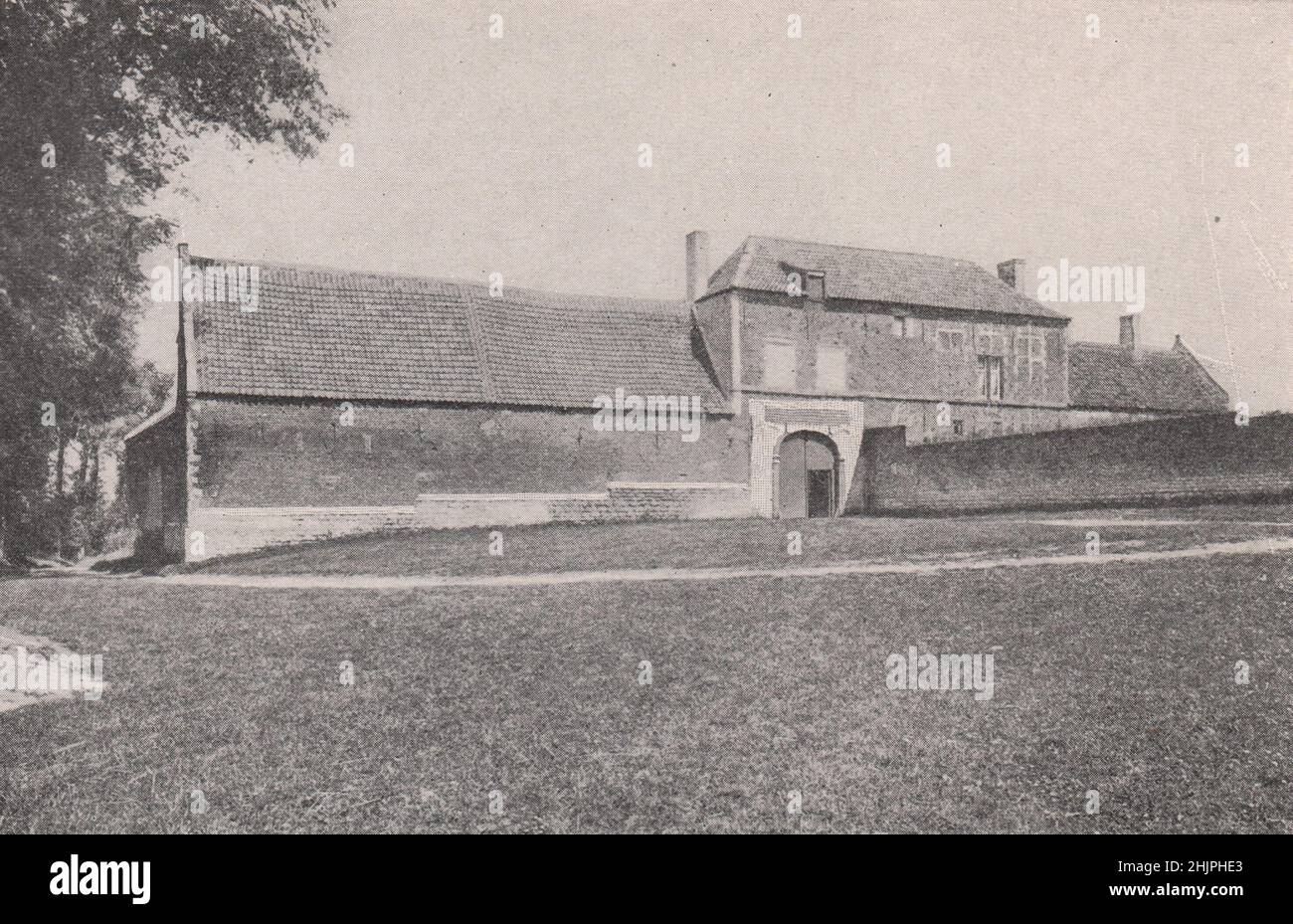 Hougoumont fattoria che in un giorno divenne immortale. Belgio (1923) Foto Stock