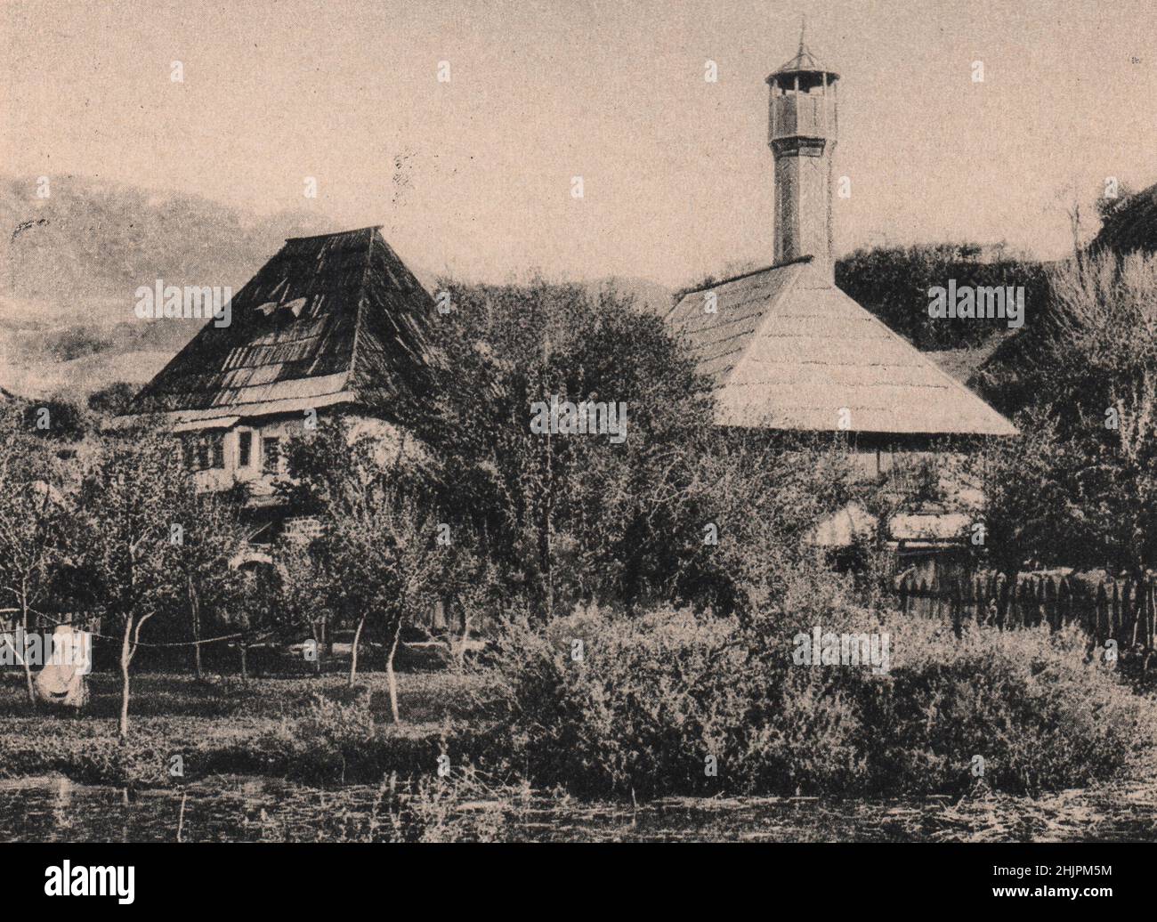 Più della metà del popolo bosniaco è cristiano, ma moschee come questa vicina a Jajce testimoniano la grande influenza dell'Islam (1923) Foto Stock