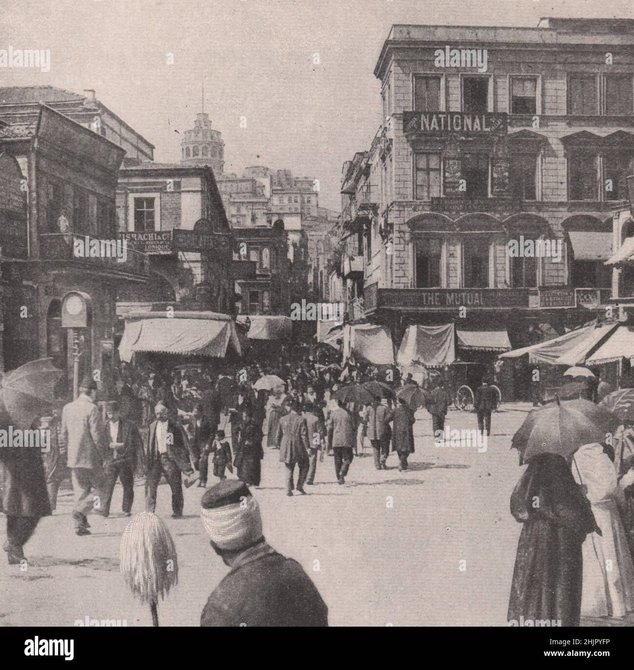 Torre Galata da oltre il nuovo ponte. Turchia. Costantinopoli Istanbul (1923) Foto Stock