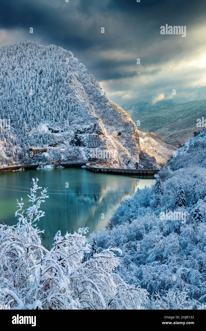 La diga del lago Plastiras, Karditsa, Tessaglia, Grecia. Foto Stock