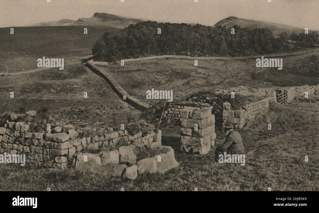 Il Muro di Adriano. Questa sezione è 7 miglia ad ovest di Corbridge. Scozia Inghilterra (1923) Foto Stock