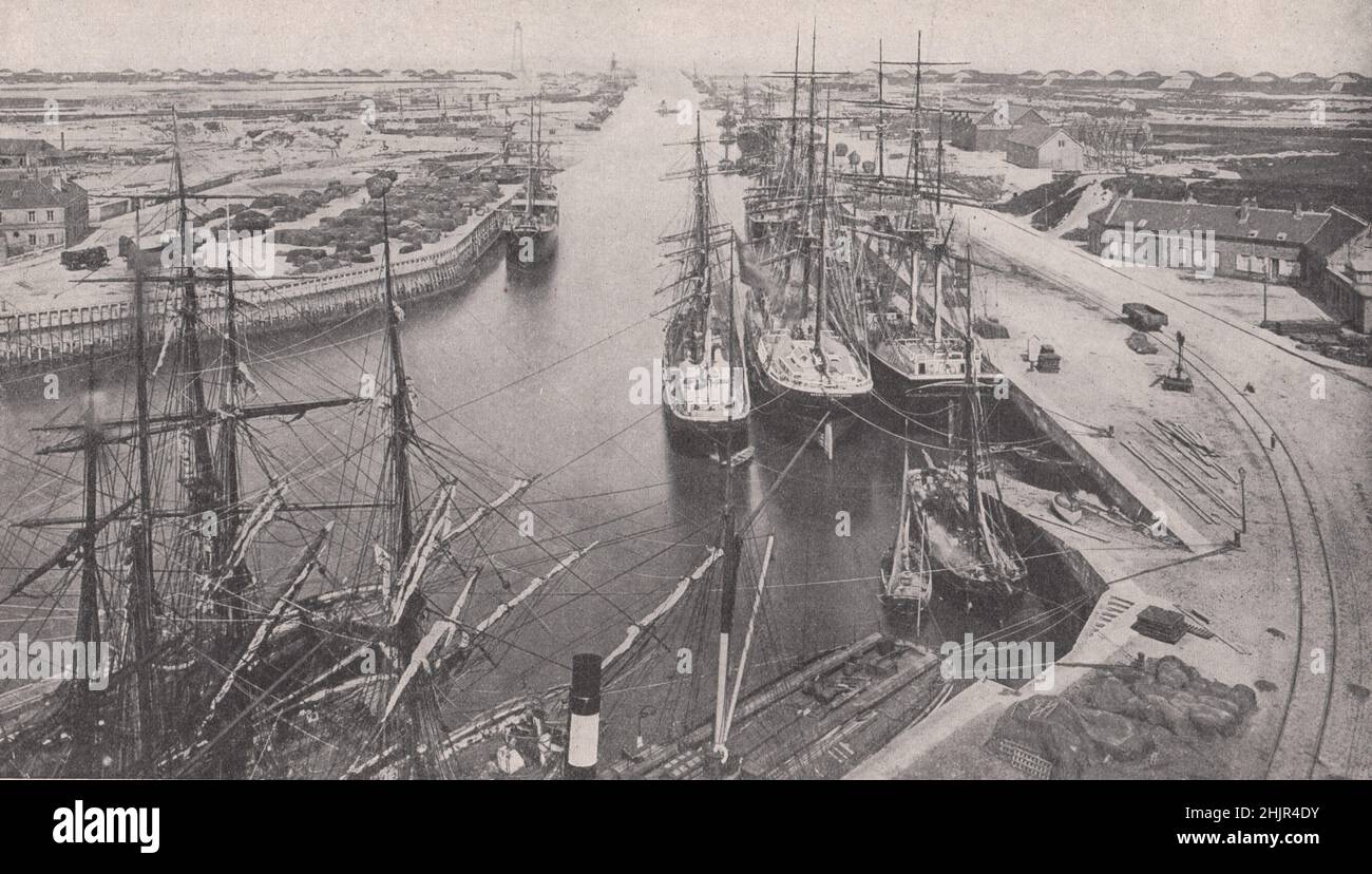 Avant-Port con i Jetties a Dunkerque, la città più settentrionale della Francia, sullo stretto di dover. Taiwan. Formosa (1923) Foto Stock