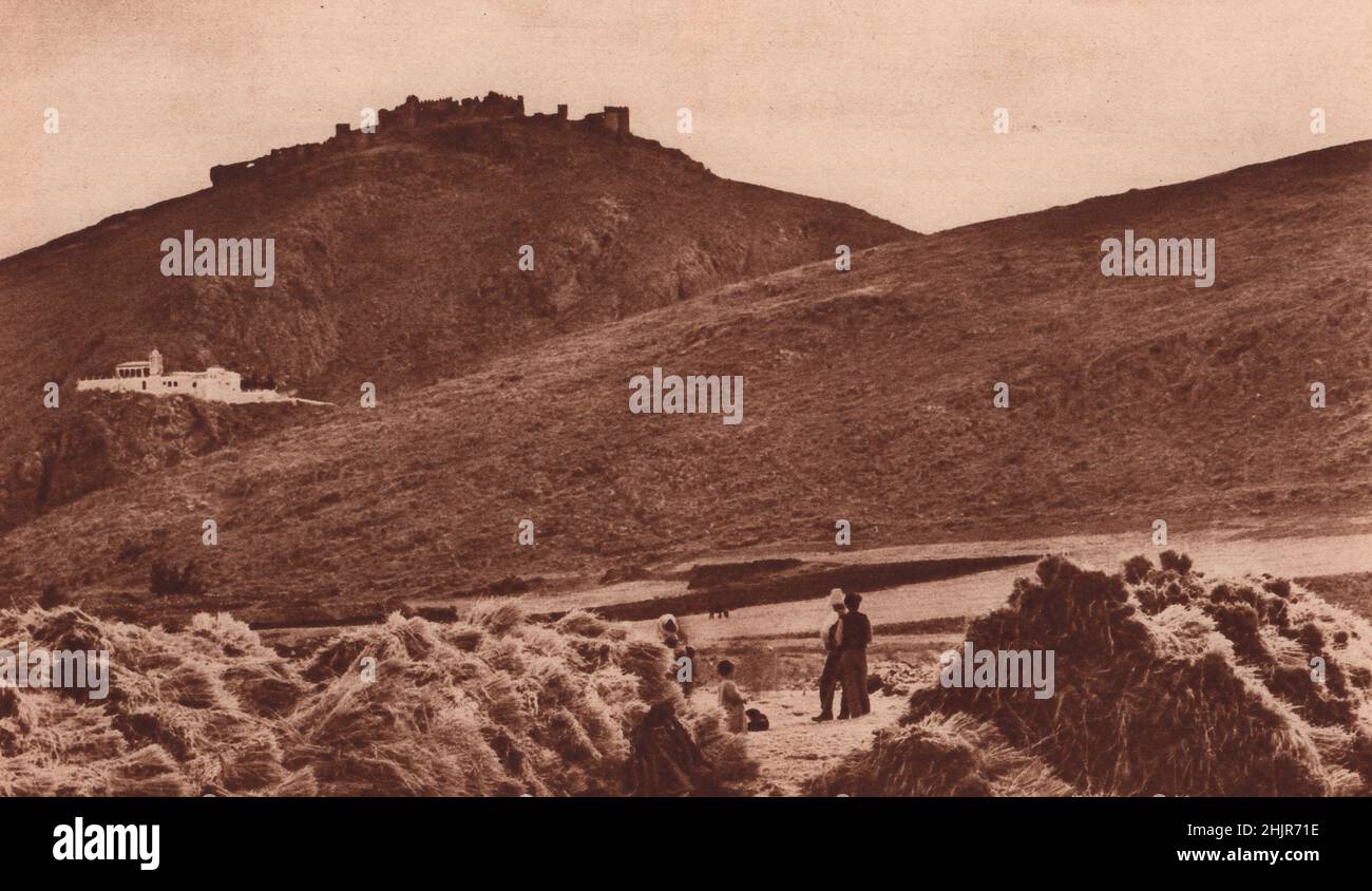 Argo. Convento della Panagia. La Larisa di Argos, una fortezza di costruzione bizantina e Frank, domina la città e la pianura di Argolis. Grecia (1923) Foto Stock