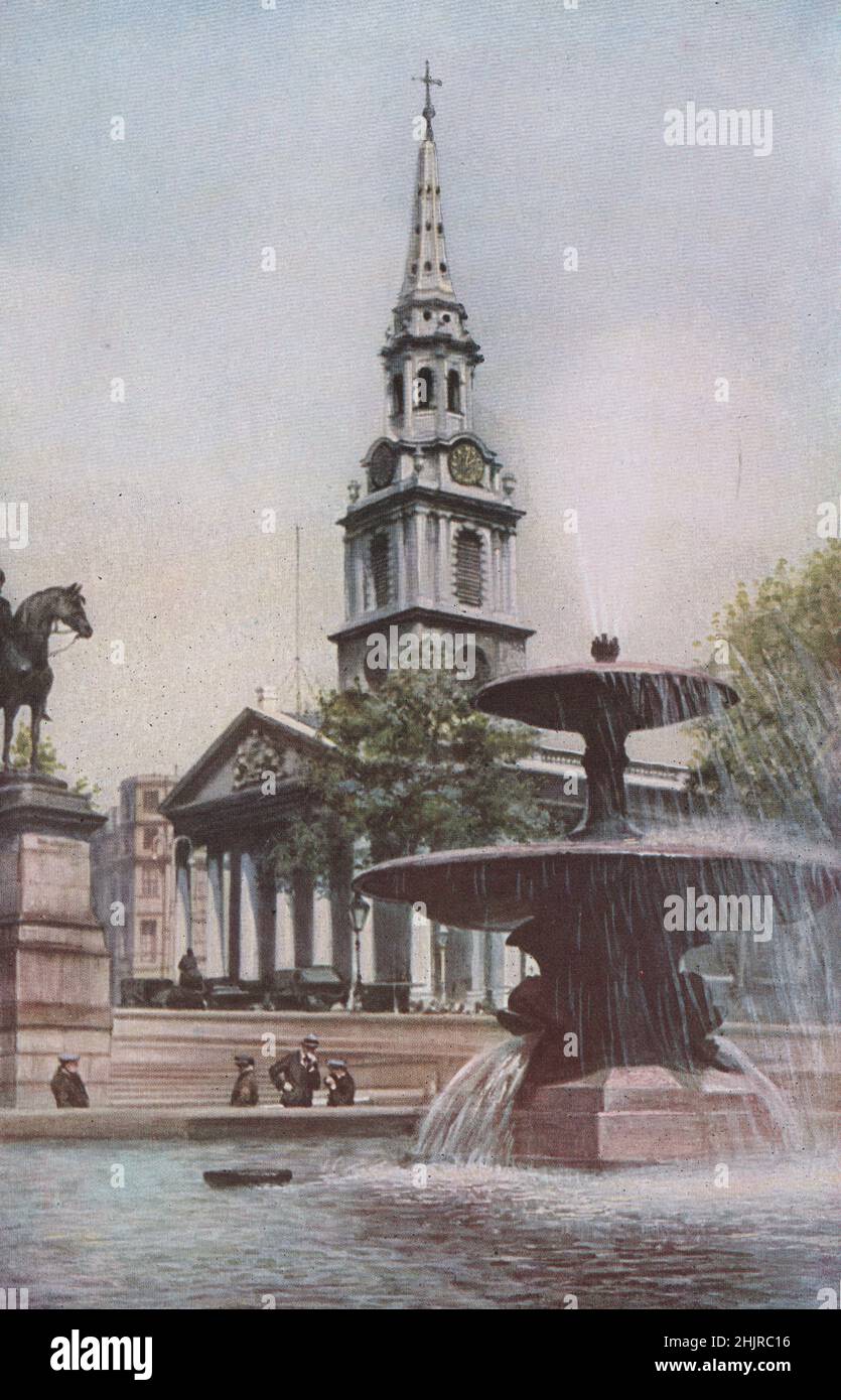 Trafalgar Square, sul sito del vecchio villaggio Charing, è stato disposto 1829-67. La chiesa è San Martino's-in-the-Fields. Londra (1923) Foto Stock