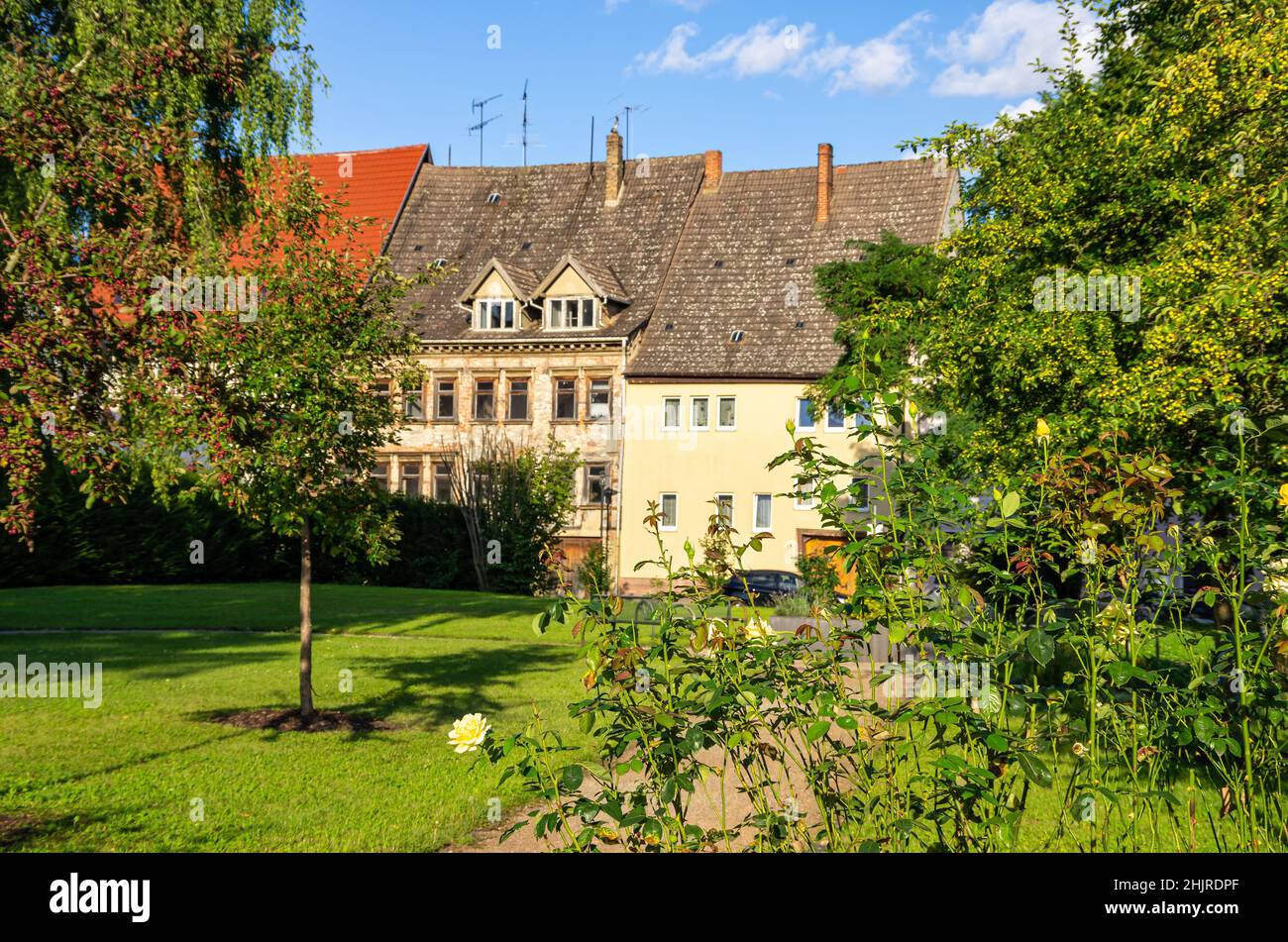 Atmosfera da cortile nella città alta di Bad Frankenhausen, Turingia, Germania. Foto Stock